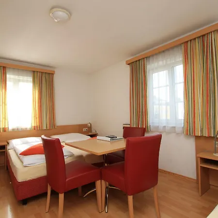 ゲストハウス Elisabeth - & *