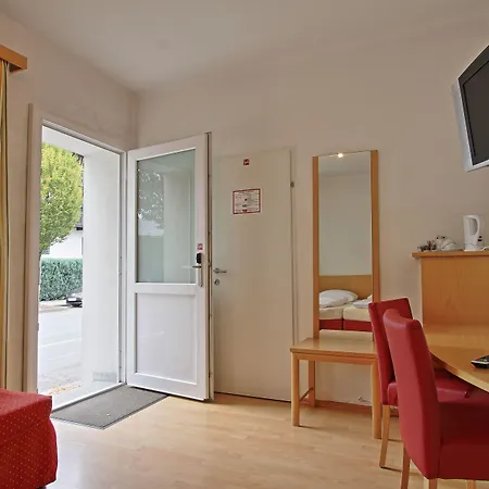 Elisabeth - & Pensión Salzburgo