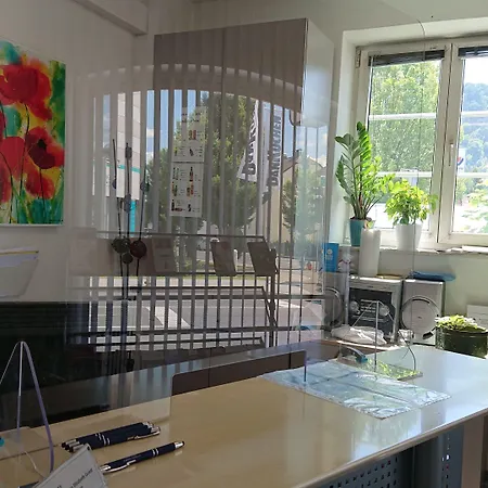 Elisabeth - & * Solnohrad