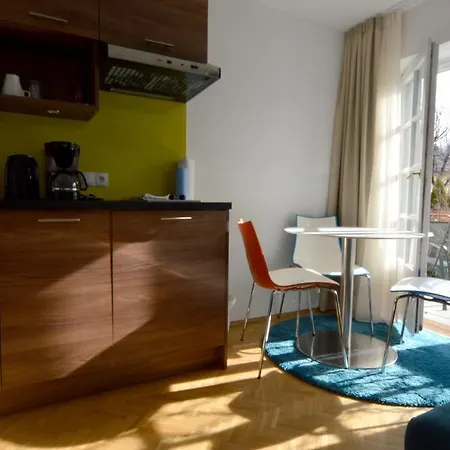 Elisabeth - & Guest house *